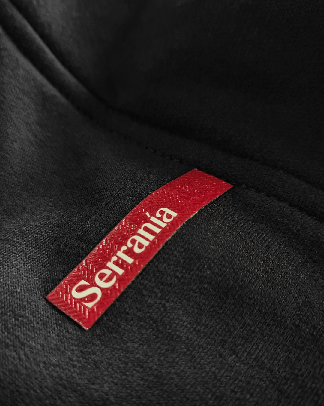 Buzo cuello alto Elite -  Negro